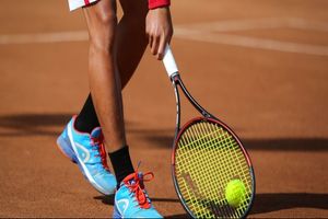 کیش میزبان مسابقات ملی و بین المللی تنیس خاکی