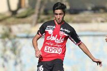 باشگاه پرسپولیس با احسان حسینی تمدید کرد