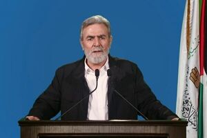 ما همچنان در صحنه مقاومت ایستاده‌ایم