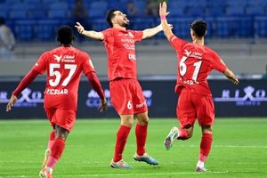 برد ۲ گله شباب الاهلی برابر الظفره/ غیبت آزمون، حضور کامل عزت‌اللهی