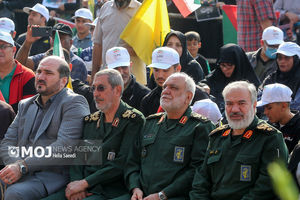 جبهه میدان و دیپلماسی همواره باز بوده است