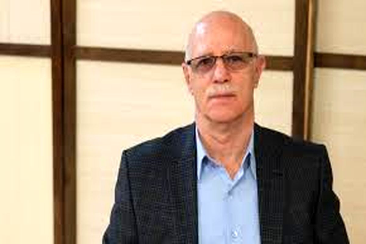 مائیس میناسیان