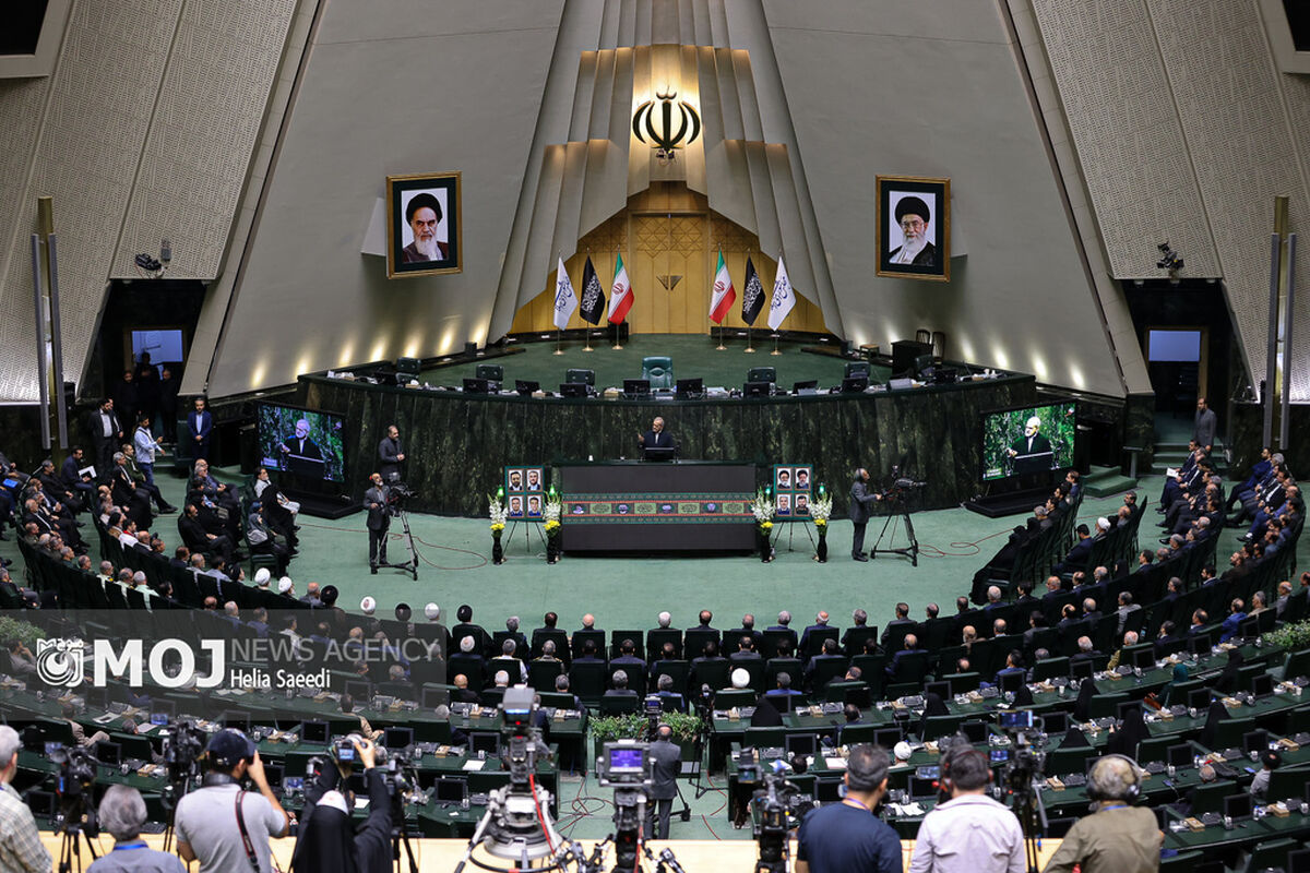گرامیداشت شهدای خدمت در مجلس شورای اسلامی