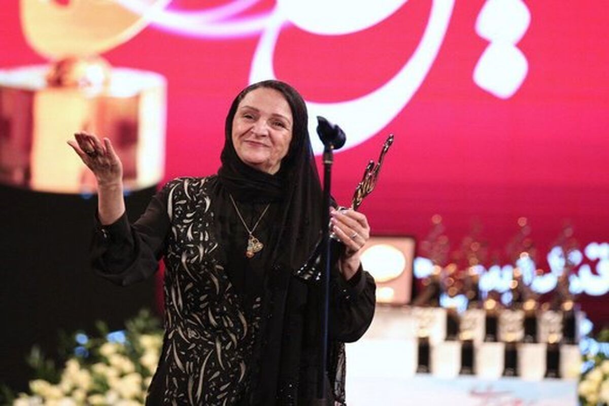 گلاب آدینه