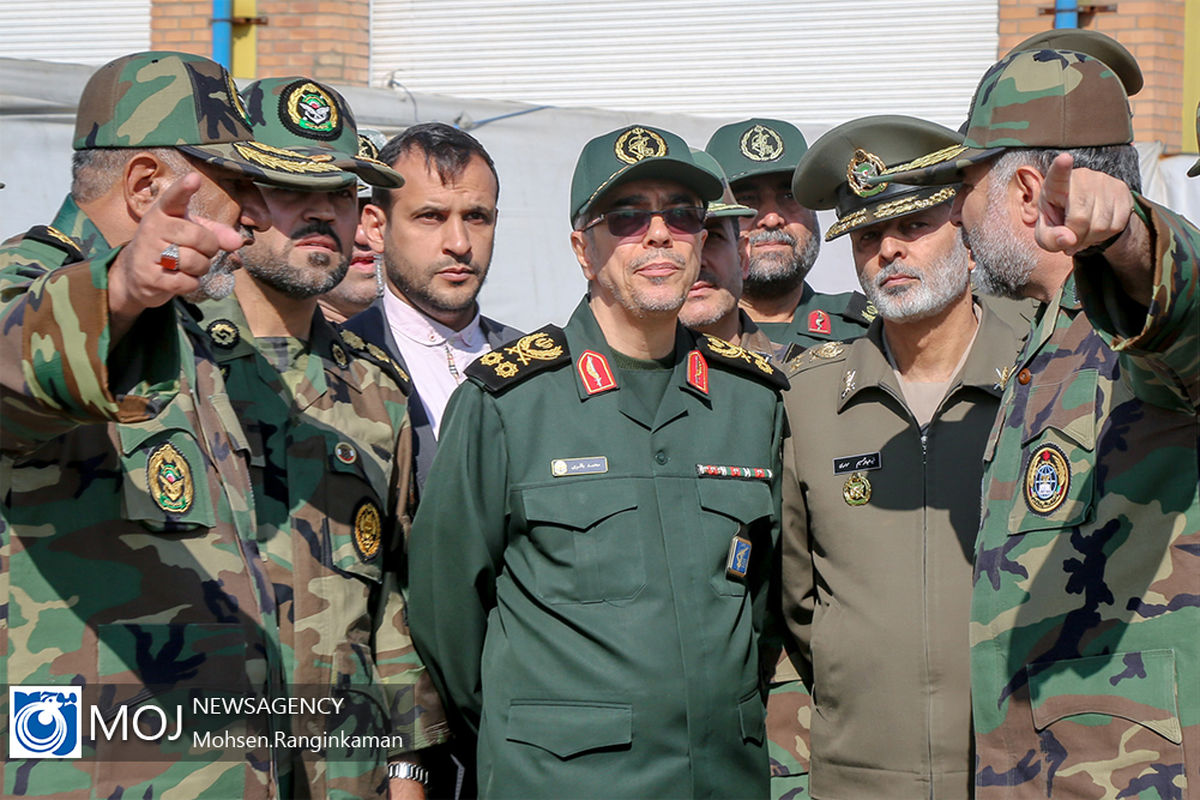 بازدید سرلشکر باقری از مرکز نوسازی شهید زرهرن