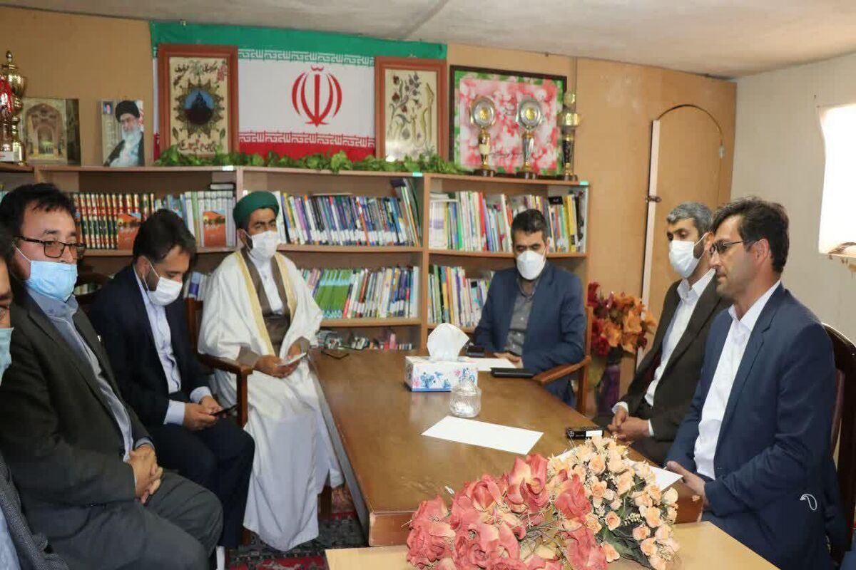 معادن عنبران