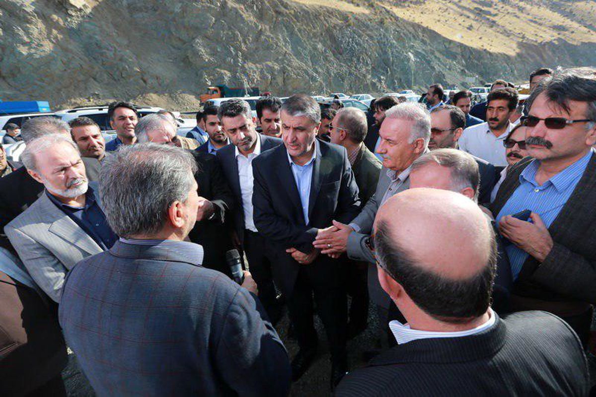 بازدید وزیر راه وشهرسازی از تونل باغان