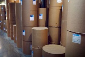 تحویل کاغذ ایرانی دیبای شوشتر به ناشران آغاز شد