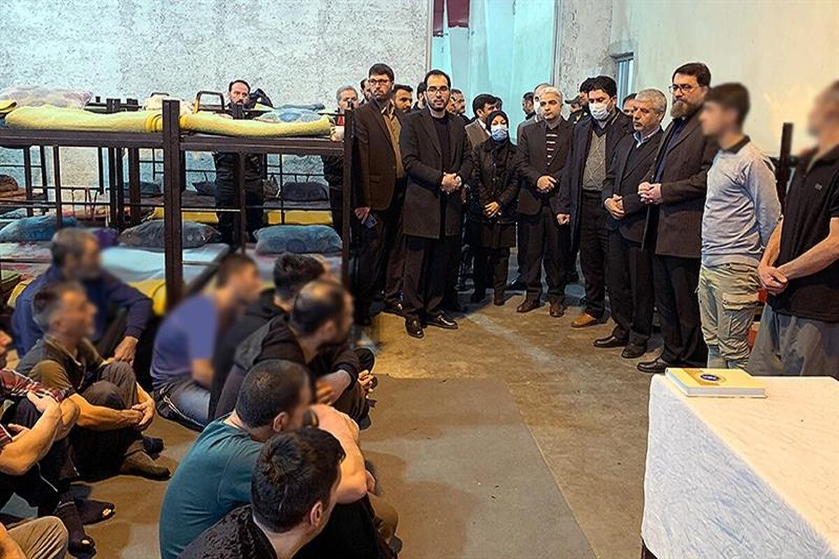 بازدید معاون دادستان از کمپ قزوین