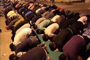 تظاهرات مردم بحرین با لغو تابعیت آیت الله عیسی قاسم ادامه دارد