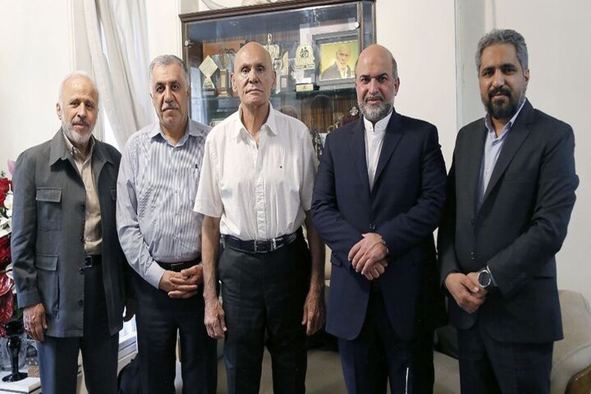 مدیرعامل صندوق اعتباری هنر با جمشید هاشم پور دیدار کرد