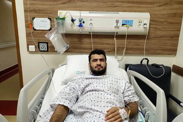 عمل جراحی زانوی راست مهمدی با موفقیت انجام شد