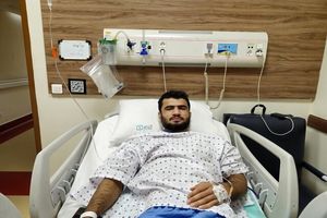 عمل جراحی زانوی راست مهمدی با موفقیت انجام شد