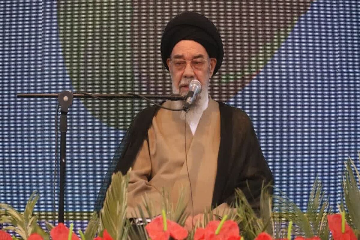امام جمعه اصفهان..