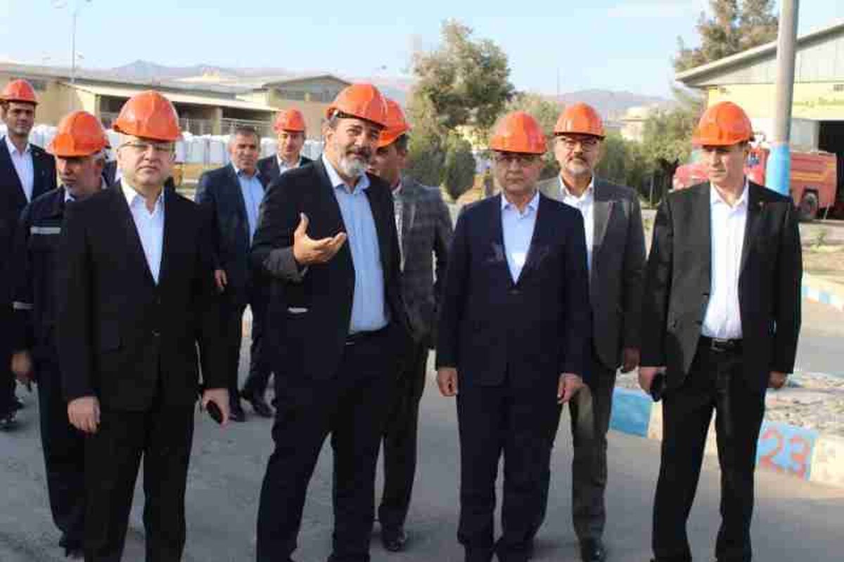 بازدید مدیرعامل بانک ملت از پتروشیمی ارومیه