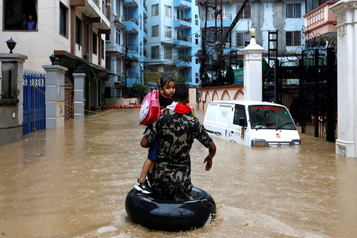 سیل و رانش زمین در نپال