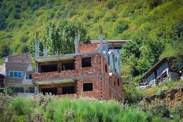 ساخت‌وساز جنگل جور بن در محدوده مستثنیات قانونی انجام شده است