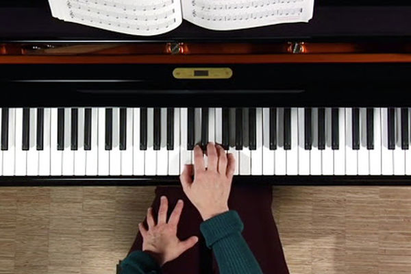 چیستا غریب نوازنده و استاد برجسته پیانو کلاسیک ایران درگذشت