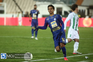 گزارش زنده فوتبال استقلال و ذوب آهن/ استقلال 1 ذوب آهن 0