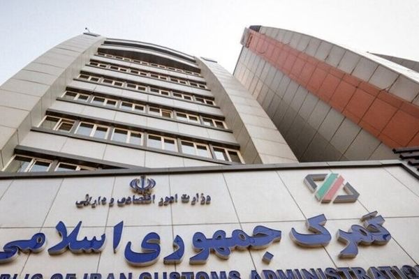 خروج کالاهای صادراتی از مرز آستارا طی ۲۴ ساعت گذشته ۴۰ درصد افزایش یافت