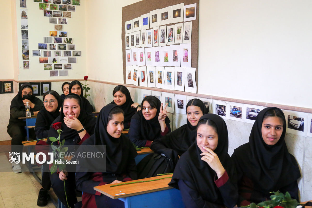 نواختن زنگ آغاز سال تحصیلی با حضور سخنگوی دولت