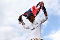 لوییس همیلتون: ۵، ۶ سال دیگر مسابقه می‌دهم