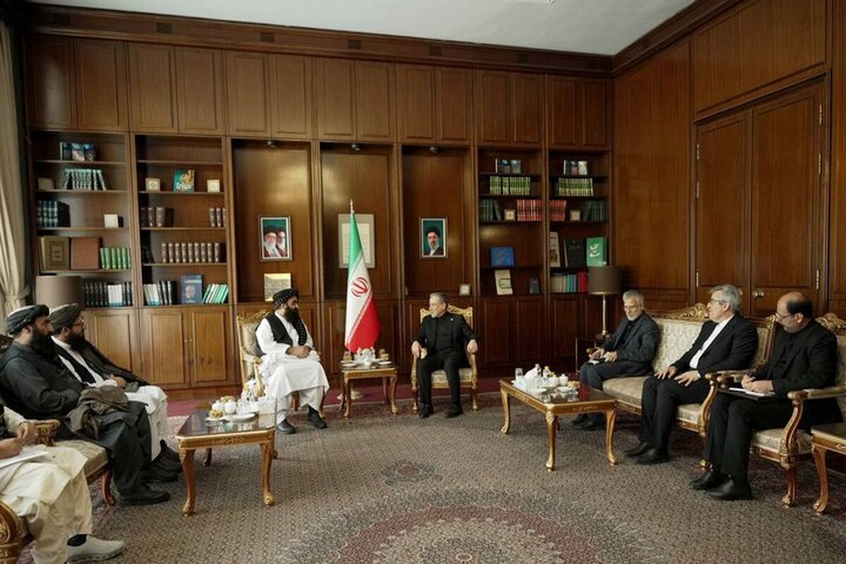 وزیر خارجه طالبان با عباس عراقچی دیدار کرد