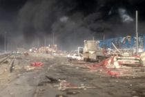 ۲۸ نجاتگر هلال احمر در حال امدادرسانی به حادثه انفجار بندر شهید رجایی