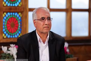 تذکر شهردار اصفهان در خصوص رعایت حریم فضایی پل خواجو 