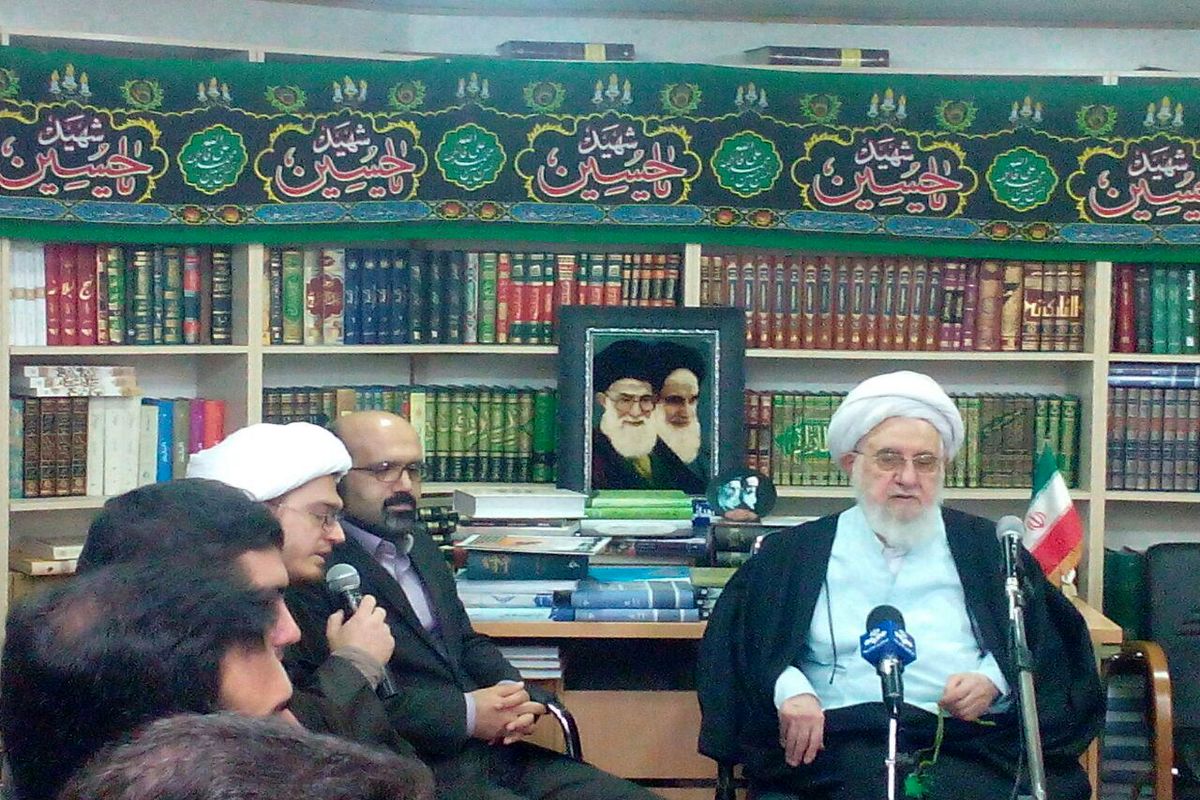 دیدار ایت الله قربانی با مدیران کتابخانه عمومی گیلان