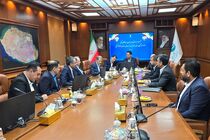 جامعه بازاریان و بازرگانان کیش با مدیرعامل سازمان گفت و گو کردند