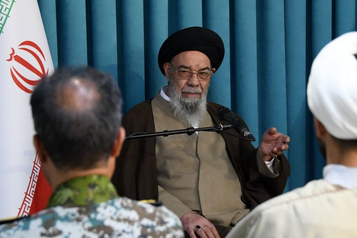 امام جمعه اصفهان..