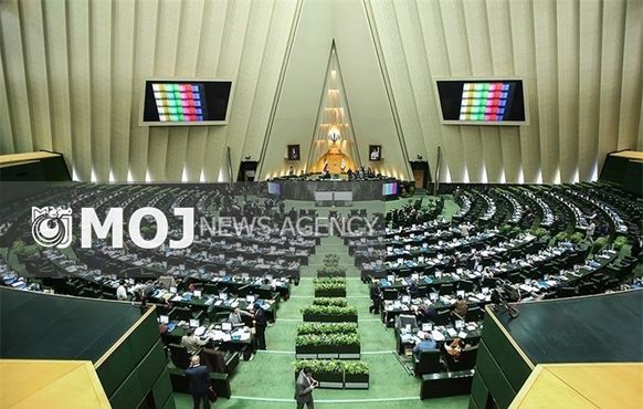 فضای فکری مسئولان با بدبختیهای مردم متفاوت است / یک فوریت طرح «الزام دولت به مقابله با پدیده ریزگردها» در مجلس