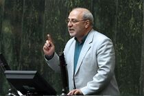 برخی مدیران می خواهند نظام را وادار به تسلیم در برابر آمریکا کنند