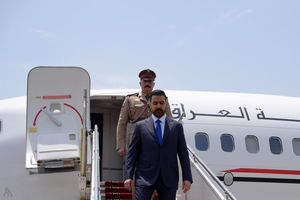 نخست وزیر عراق وارد ایران شد