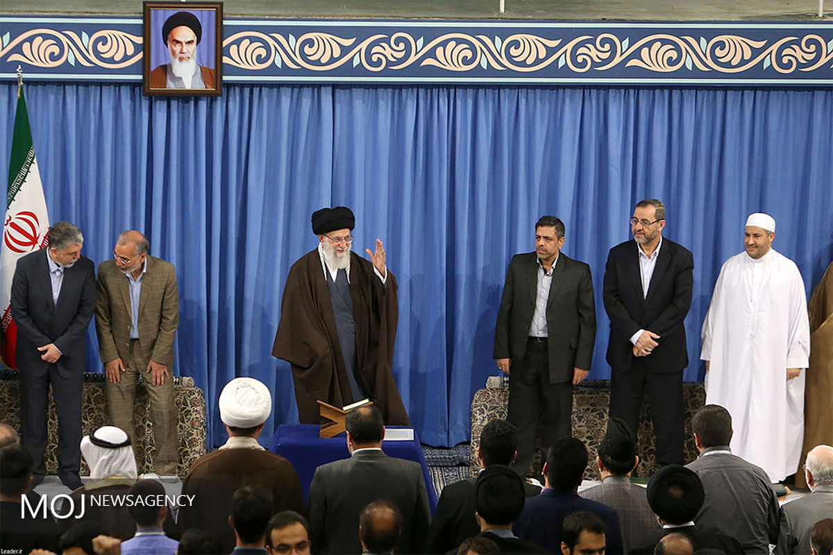 دیدار شرکت‌کنندگان در مسابقات بین‌المللی قرآن با مقام معظم رهبری