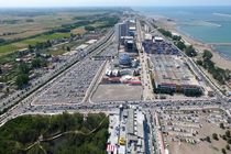 رشد 24 درصدی ورود  توریست خارجی به منطقه آزاد انزلی