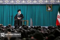 دست‌اندرکاران باید نکات جوانان و دانشجویان را بشنوند و روی آن کار کنند