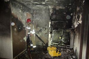 در حادثه آتش سوزی یکی از آتش نشانان بعلت دود گرفتگی شدید دچار مصدومیت شد 