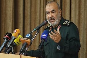 امروز سراسر بسیج باید مروّج قرآن باشد/راهپیمایی ۲۲ بهمن فتنه دشمنان را به خودشان بازگرداند