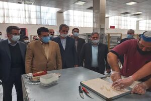 شیرینی های سنتی یزد نباید از روغن و شکر بازار آزاد استفاده کنند 