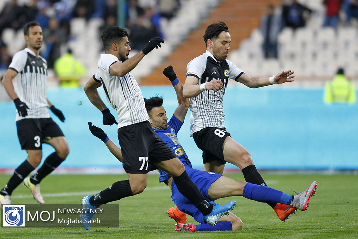 دیدار تیم های فوتبال استقلال و نفت مسجد سلیمان - ۱۲ بهمن ۱۳۹۸