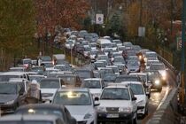 شاهد حجم بالا ترافیک در تهران ناشی از بارش نزولات جوی و یخبندان هستیم