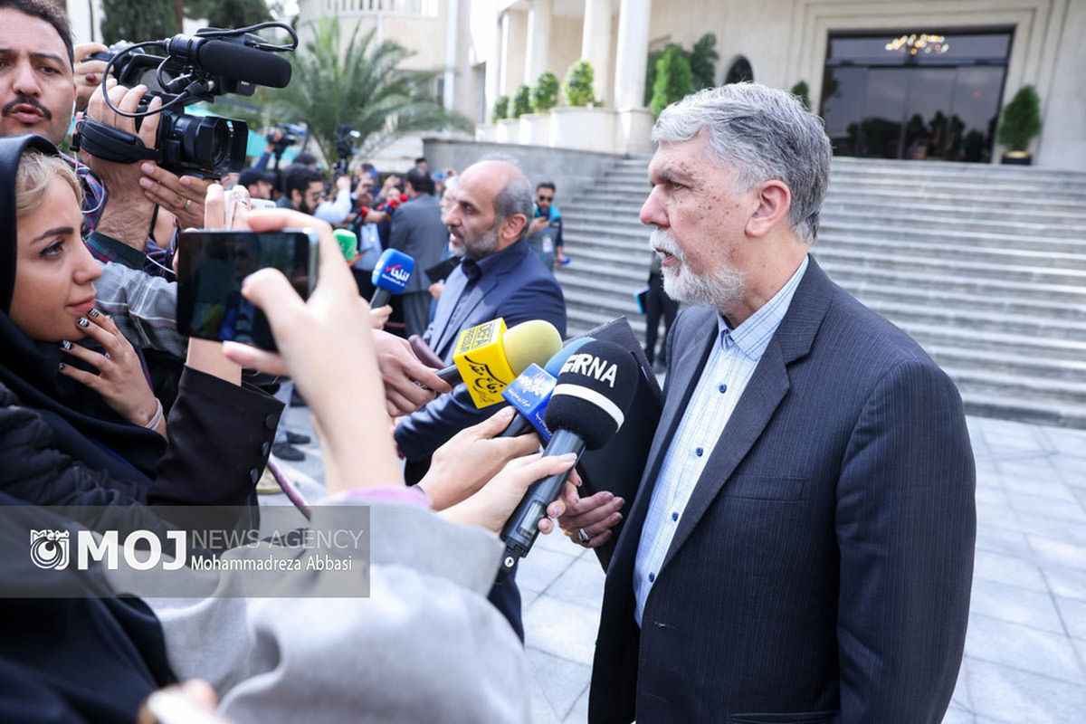 حاشیه جلسه هیات دولت - ۲ آبان