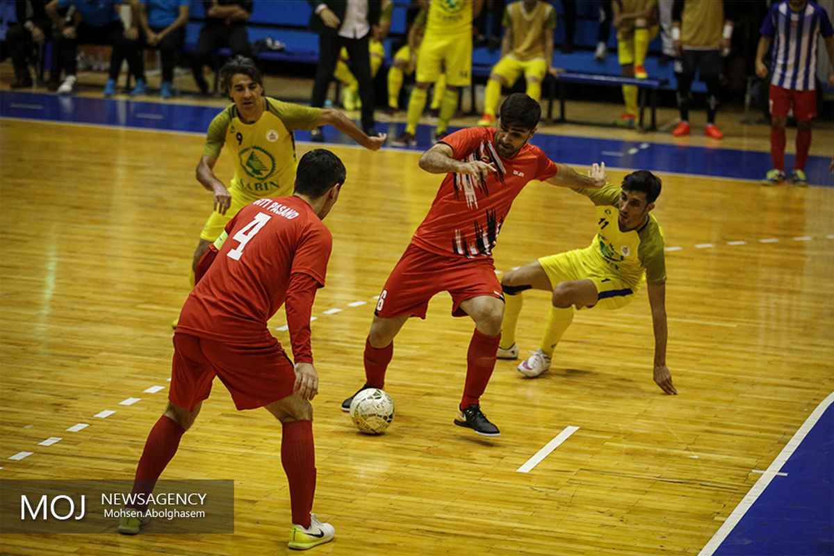 دیدار تیم های فوتسال تاسیسات دریایی و گیتی‌پسند اصفهان 