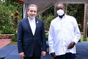 وزیر امور خارجه ایران بر گسترش همکاری‌های تهران و کامپالا تأکید کرد