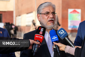عاملان اهانت به پرچم ایران تحت پیگرد قضایی و انضباطی قرار گرفتند