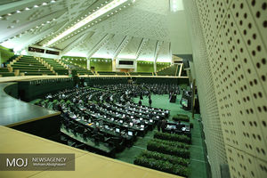 بررسی گزارش کمیسیون اصل ۹۰ درباره رسیدگی به مردم زلزله زده کرمانشاه