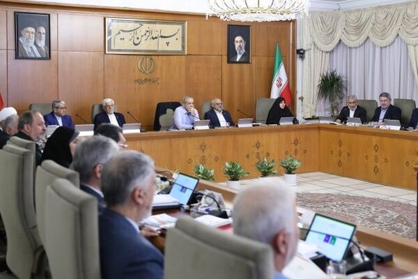 مجلس تعطیلی پنج‌شنبه ها را به دولت واگذار می‌کند
