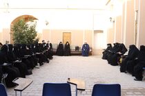 دورهمی مهد رضوی با حضور ۴٠ بانوی ساکن بافت تاریخی یزد/تقدیر از بانوان فعال اجتماعی ساکن در بافت تاریخی